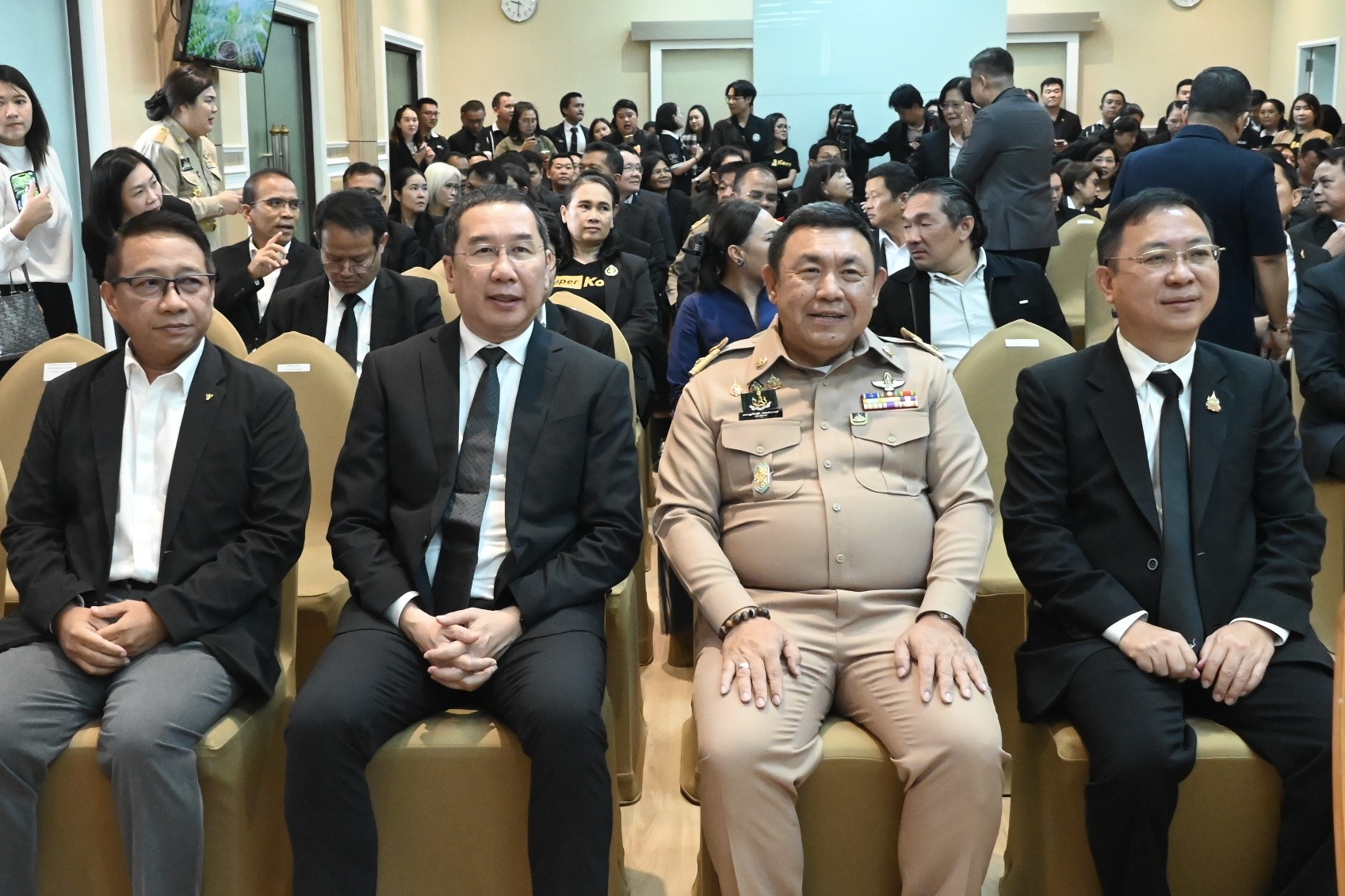 title - ผู้บริหาร ส.ป.ก.ร่วมเป็นสักขีพยานในพิธีรับ - ส่งมอบงานในตำแหน่งปลัดกระทรวงเกษตรและสหกรณ์อย่างเป็นทางการ